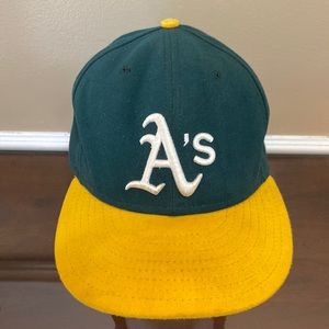 Vintage Oakland A's Fitted 7 3/8 New Era Baseball Cap